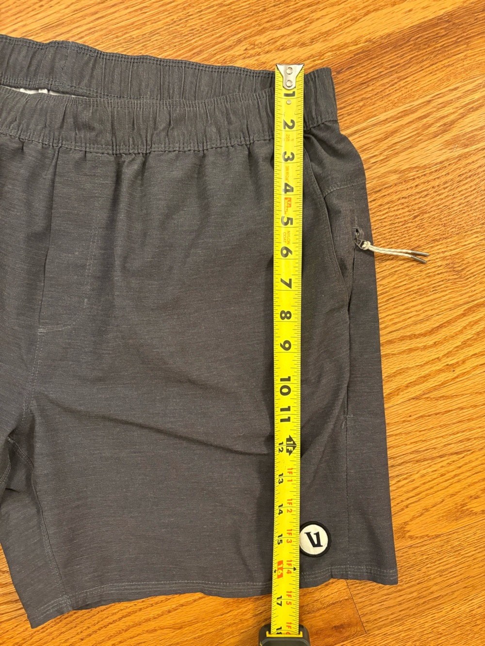 Vuori Men’s XL Charcoal Gray Performance Athletic Shorts Zip Pocket Stretch - Picture 8 of 10